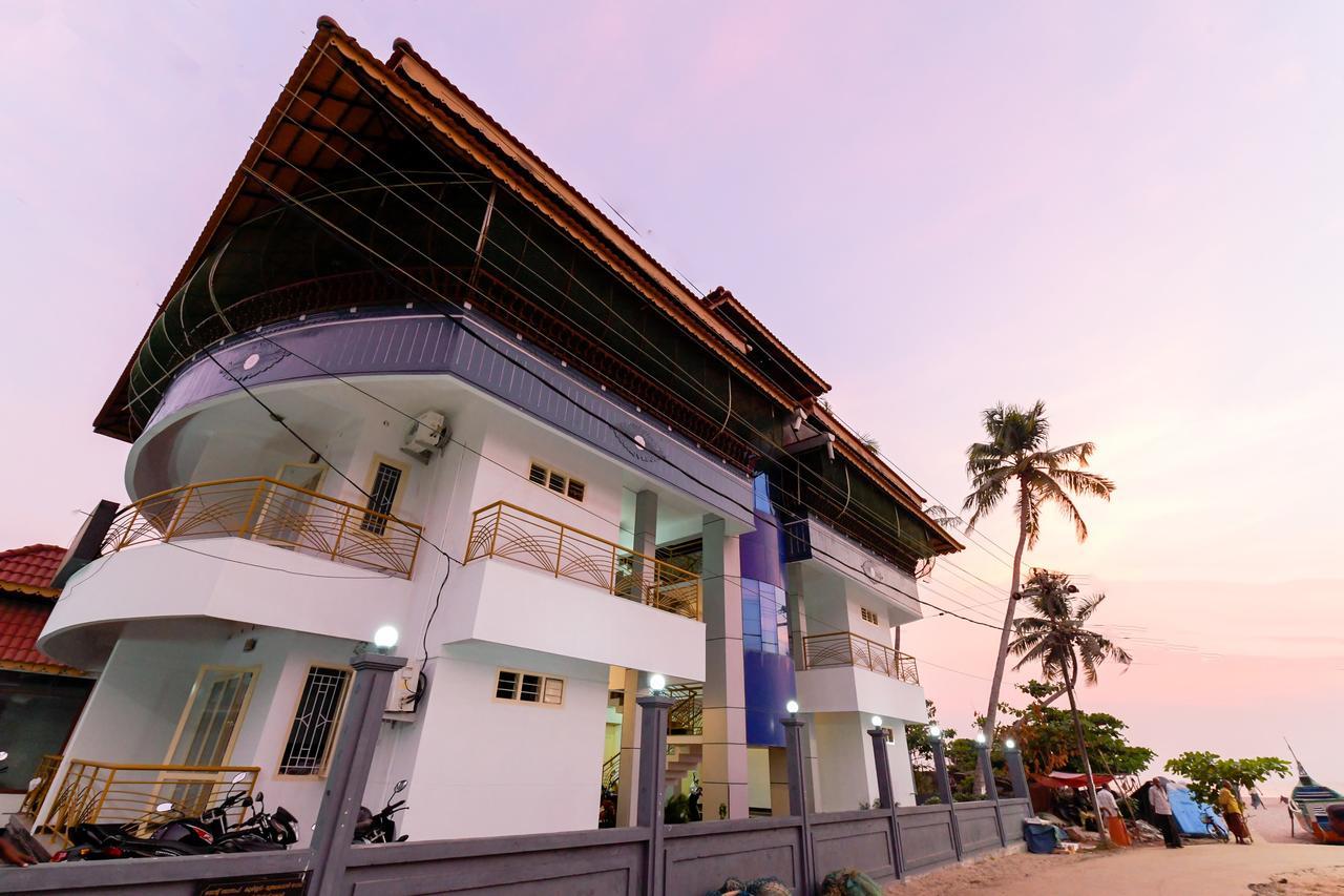 Oyo 11891 Amare Beach Resorts Alappuzha Buitenkant foto