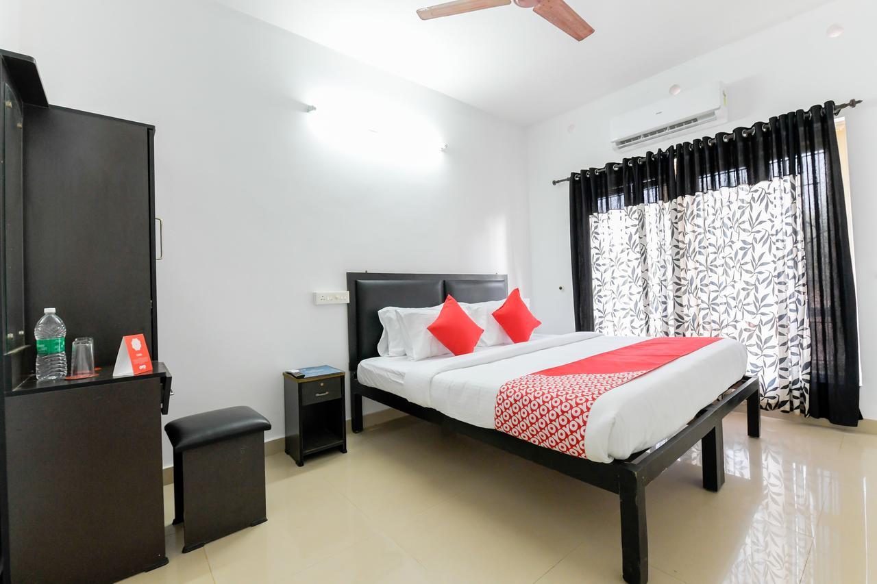 Oyo 11891 Amare Beach Resorts Alappuzha Buitenkant foto