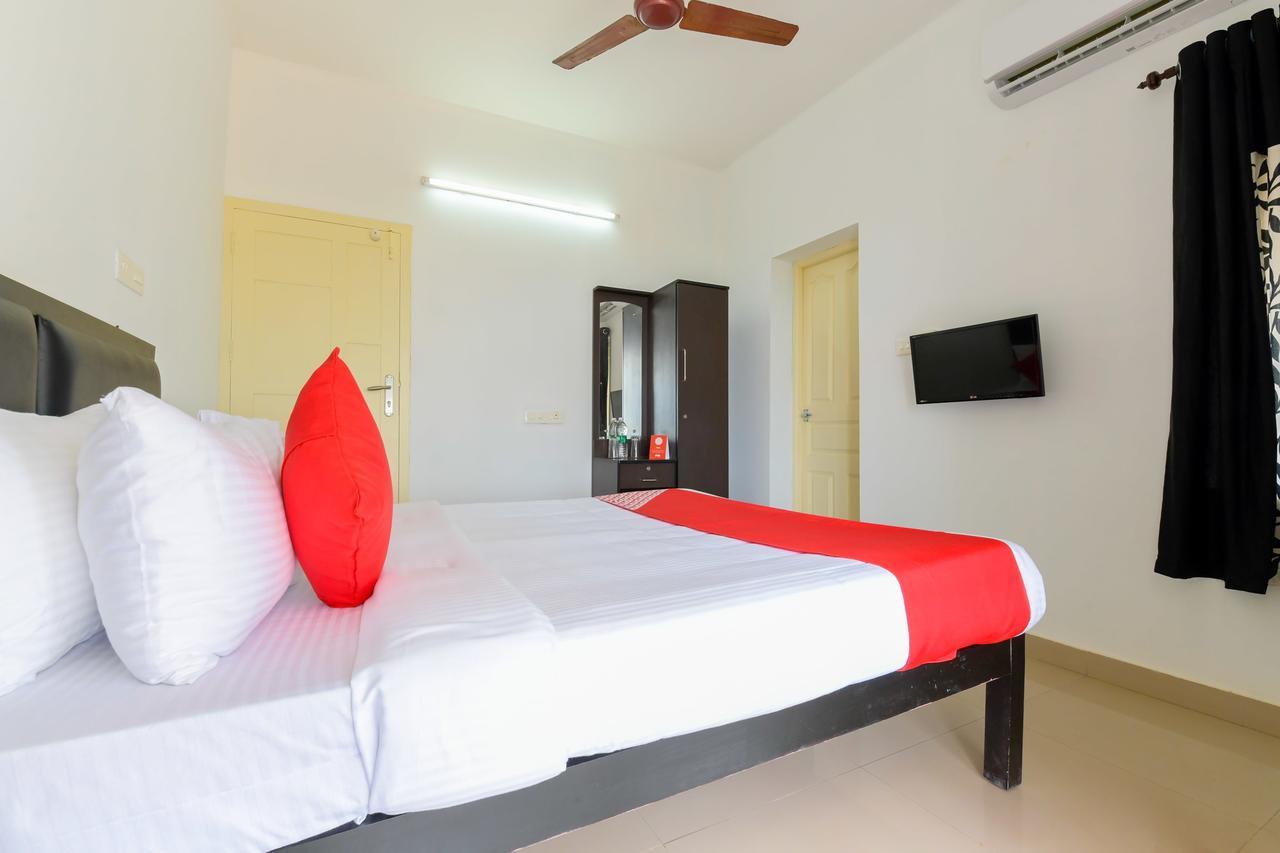 Oyo 11891 Amare Beach Resorts Alappuzha Buitenkant foto
