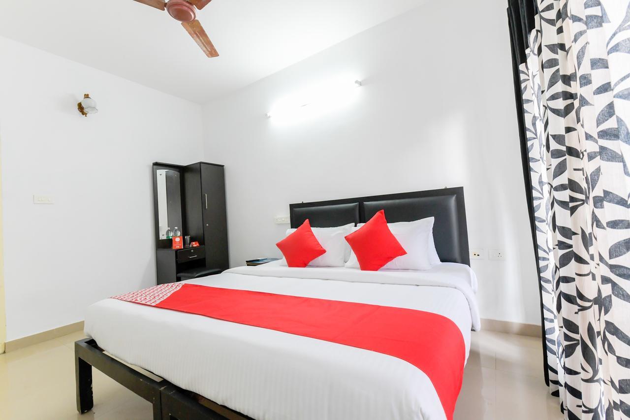 Oyo 11891 Amare Beach Resorts Alappuzha Buitenkant foto