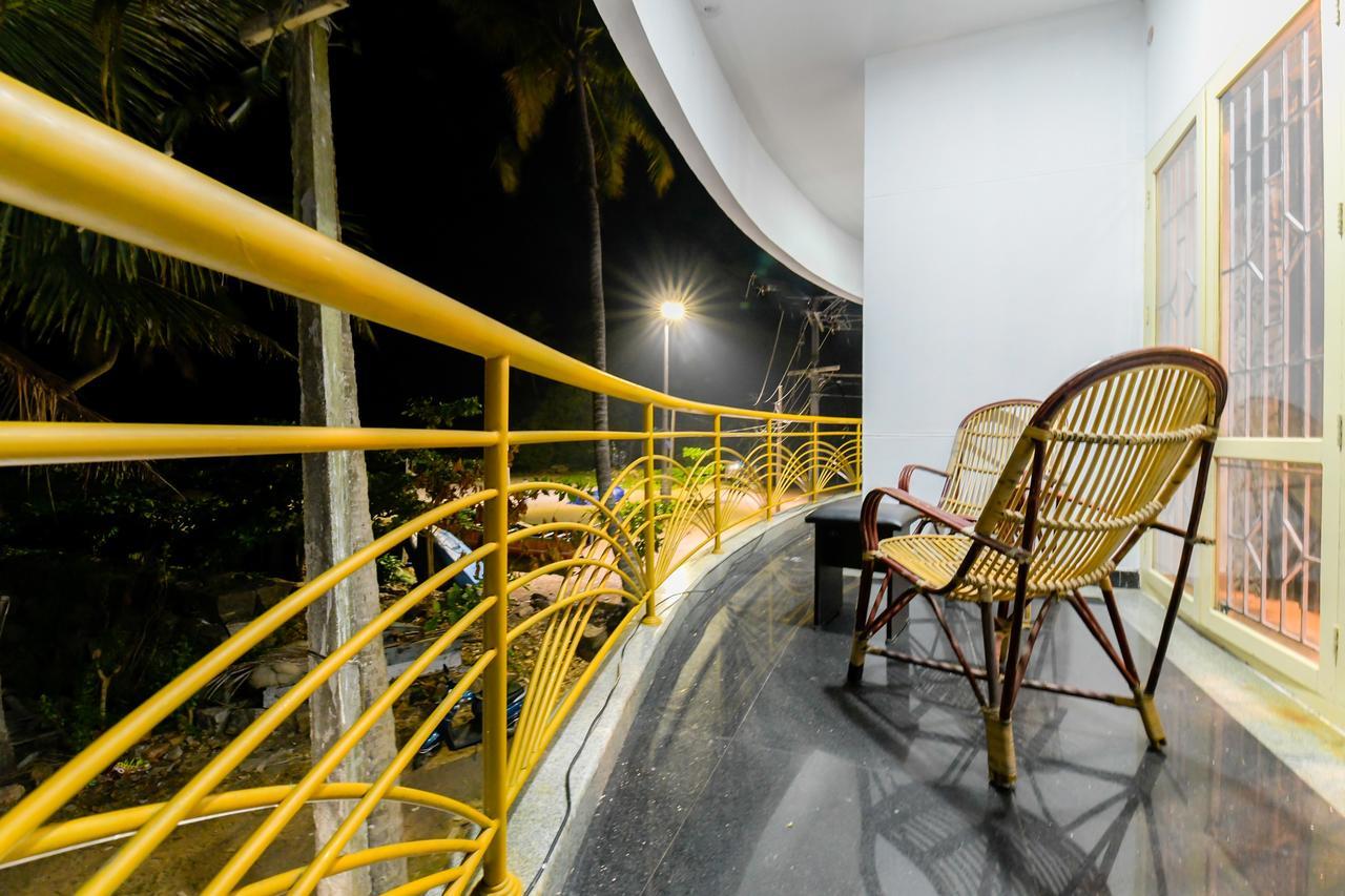 Oyo 11891 Amare Beach Resorts Alappuzha Buitenkant foto