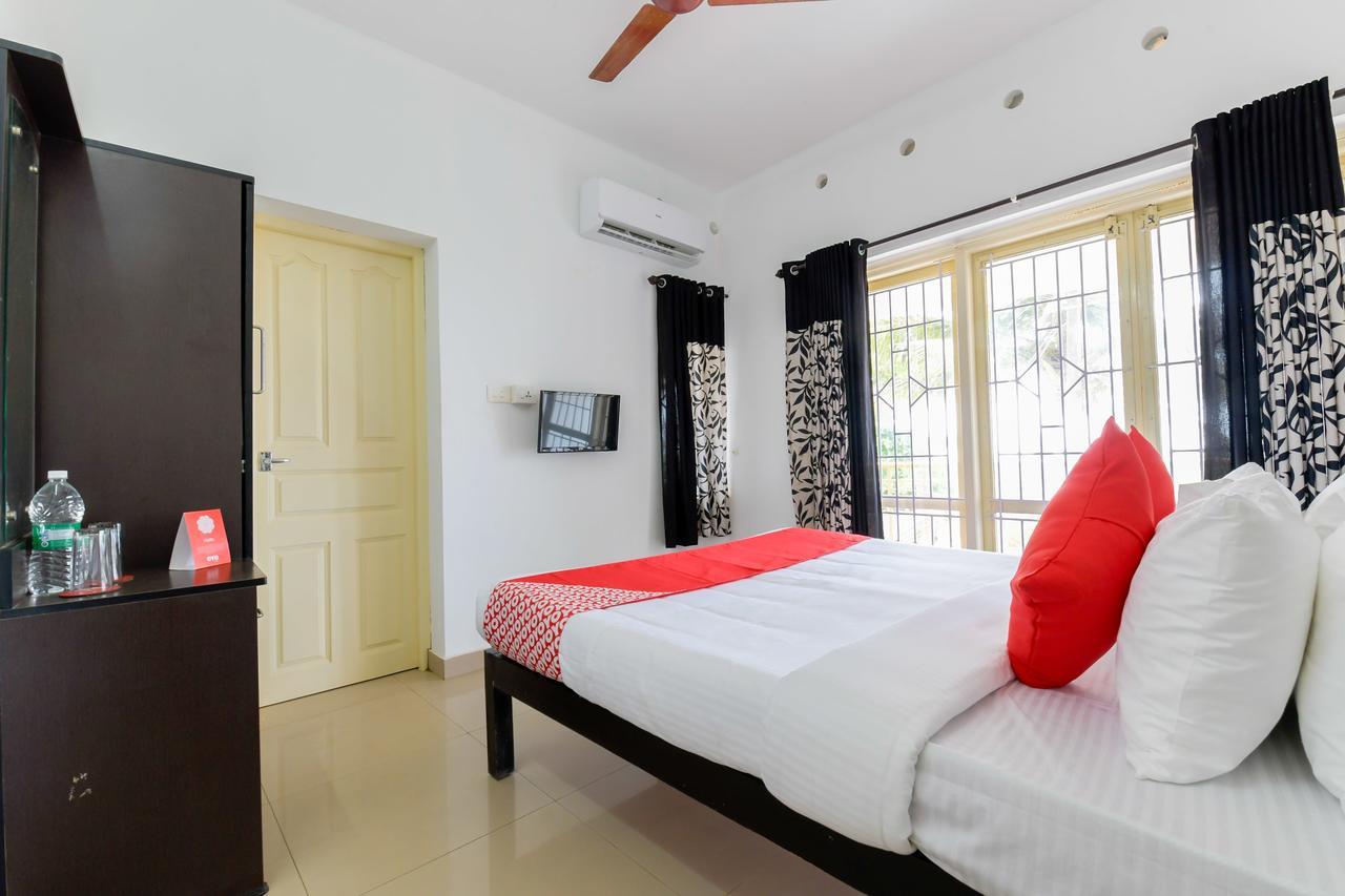 Oyo 11891 Amare Beach Resorts Alappuzha Buitenkant foto