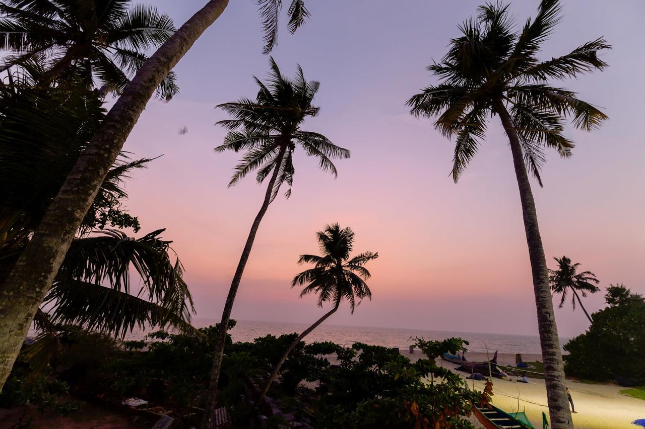 Oyo 11891 Amare Beach Resorts Alappuzha Buitenkant foto