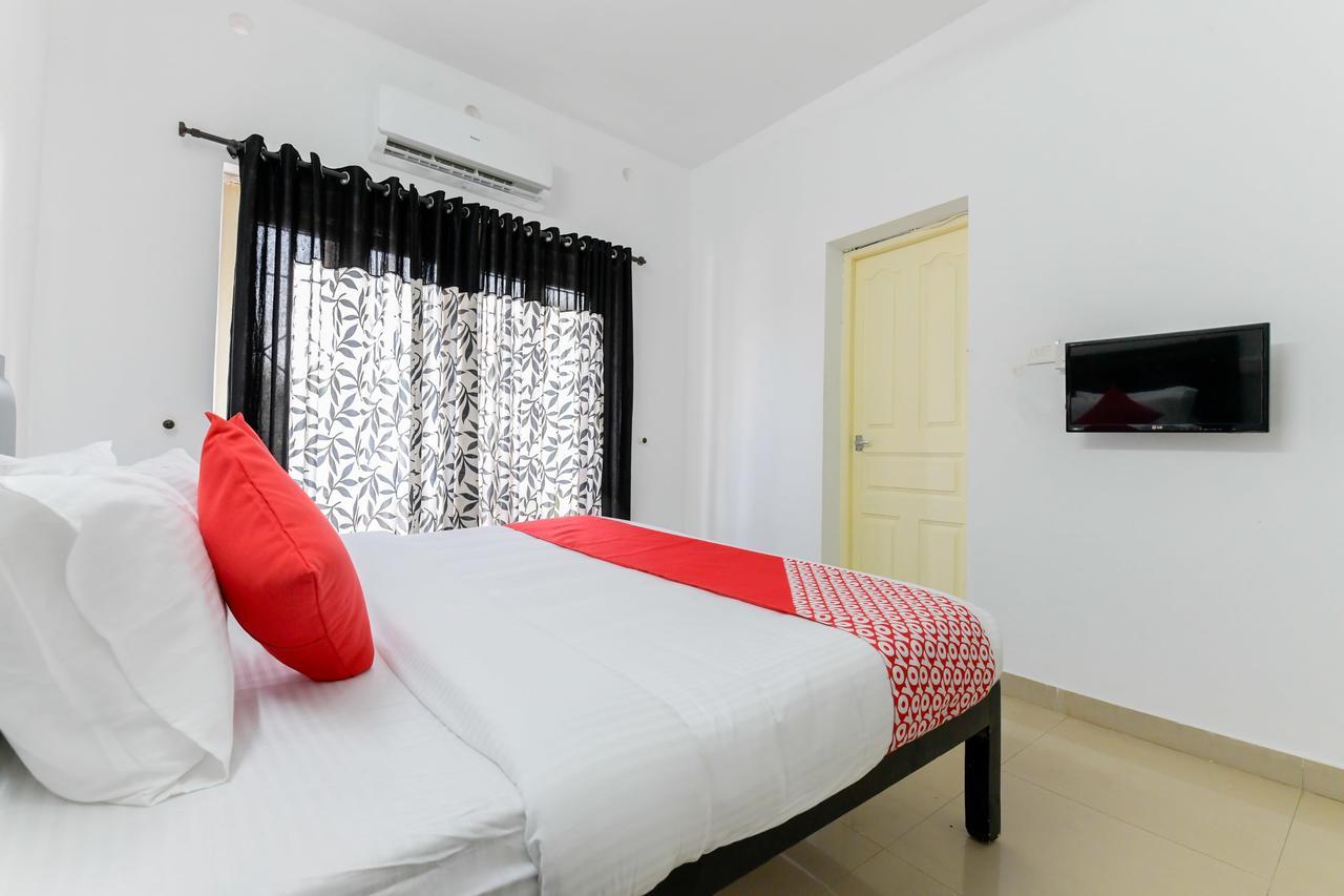 Oyo 11891 Amare Beach Resorts Alappuzha Buitenkant foto